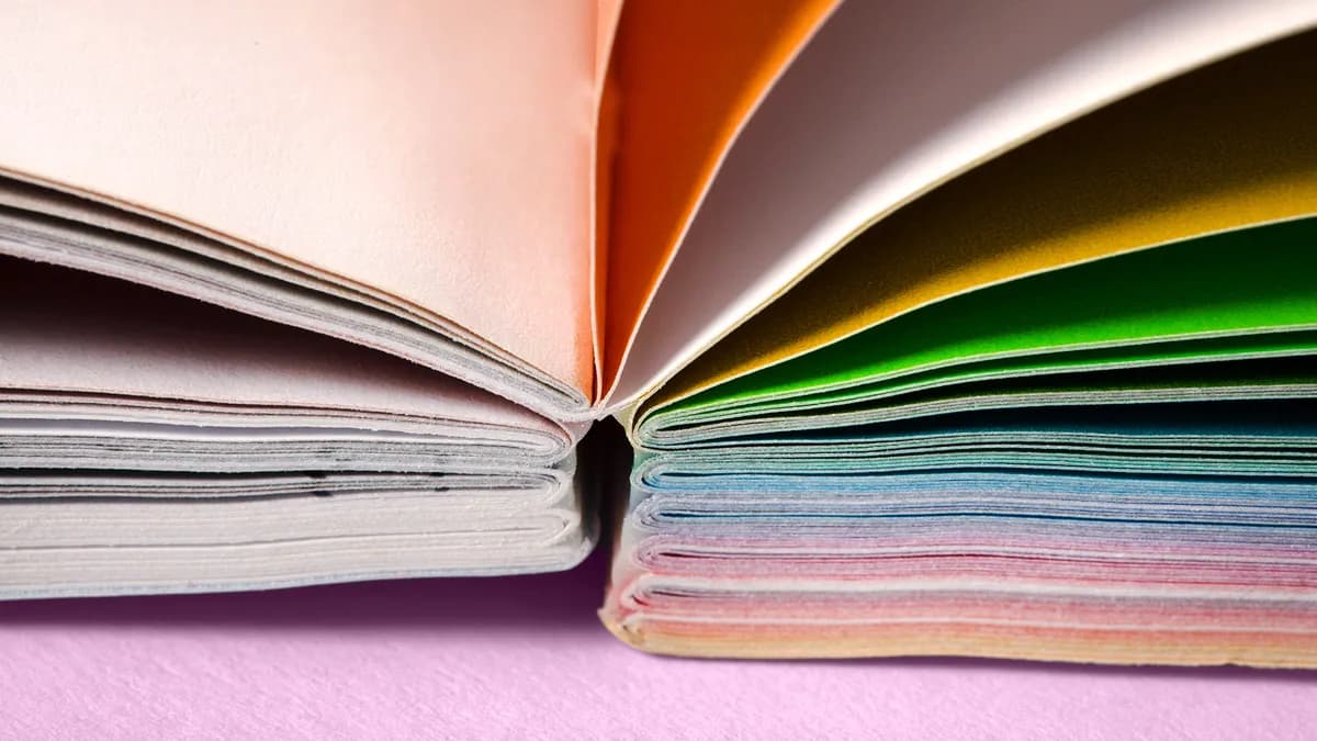 Buch mit offener Fadenheftung und Einschweißfolie – gedruckt im Offsetdruck auf Soporset-Papier