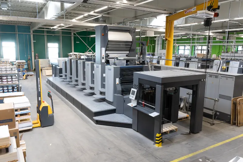 Heidelberg CX 102 6+L UV (Druckmaschine) – 6-UV-Farben-Druckmaschine mit UV-Lackierung und Kaltfolie für brillante Ergebnisse in der Druckerei.