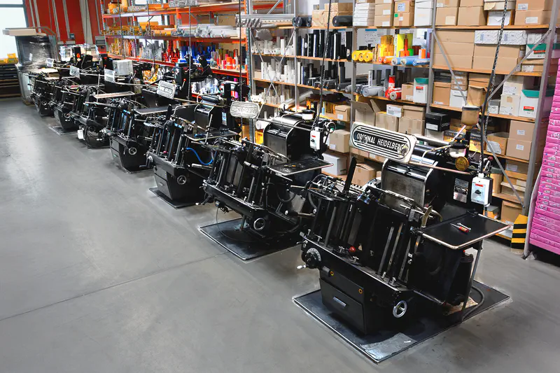 Heidelberg GTP Tiegel (Stanztiegel) – Die legendäre Buchdruckmaschine aus den 60er Jahren, perfekt für das Stanzen, Prägen und Veredeln hochwertiger Druckprodukte in der Berliner Druckerei.