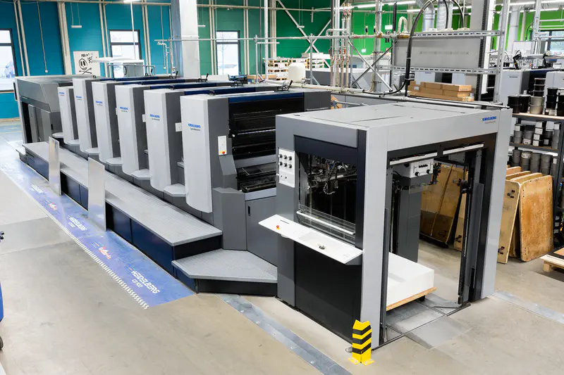 HEIDELBERG Speedmaster CD 102 5L (Druckmaschine) – 5-Farben-Druckmaschine mit Dispersionslack, perfekt für brillante Druckprojekte.
