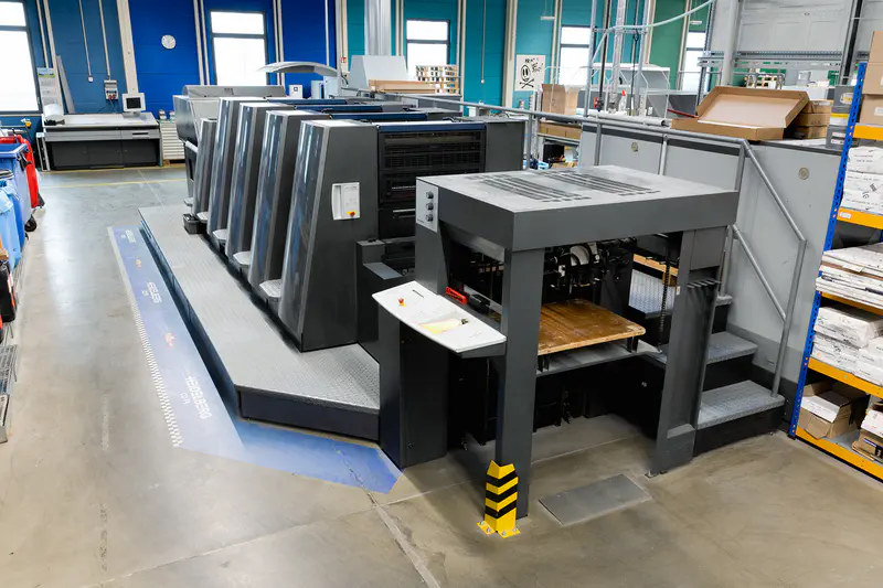 HEIDELBERG Speedmaster CD 74 5P + LX C (Druckmaschine) – 5-Farben-Druckmaschine mit Wende und Dispersionslackwerk, ideal für anspruchsvolle Kundenprojekte.