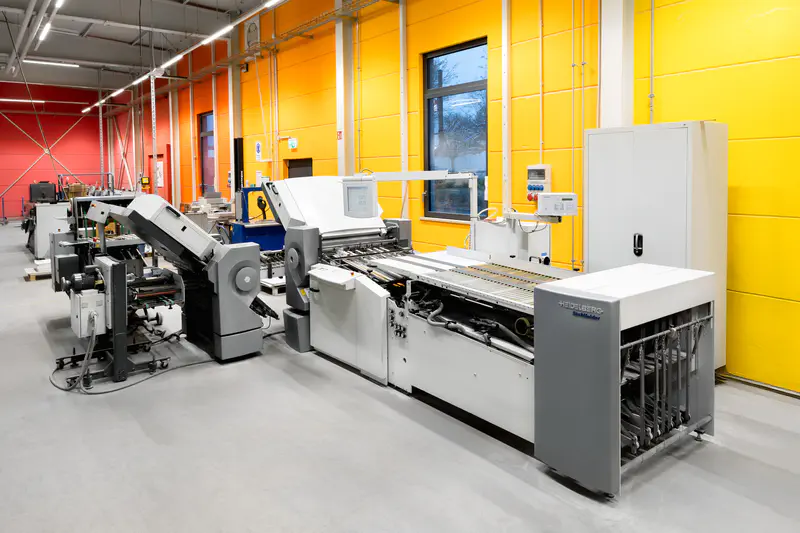 HEIDELBERG Stahlfolder KH 78/82 TI (Falzmaschine) – Vielseitige Kombifalzmaschine mit 6 Taschen für kreative Faltprodukte.