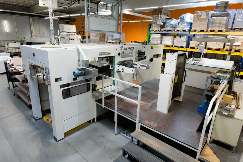IMG Brausse 1050 SEF (Stanzmaschine) – Vollautomatische Stanz- und Prägemaschine im Flach-Flach-Verfahren für hochwertige Verpackungs- und Druckprodukte.