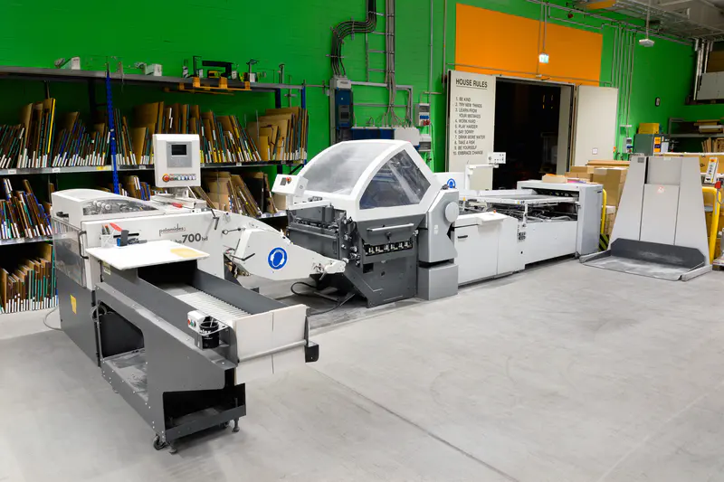 Palamides alpha 700 hd – Automatischer Abstapler für Falzbogen in der Weiterverarbeitung