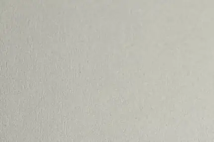 Pantone 877C – brillante Silberfarbe von Pantone, perfekt für exklusive Veredelungen.