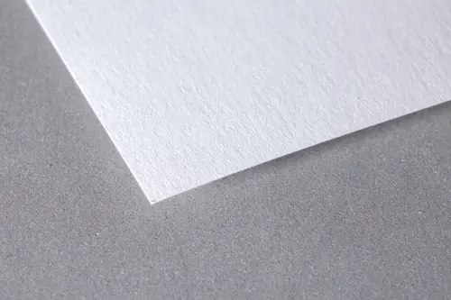 Recyclingpapier Enviro Nature von Lensing, perfekt für nachhaltige Drucke, erhältlich bei der Berliner Druckerei X-Press.