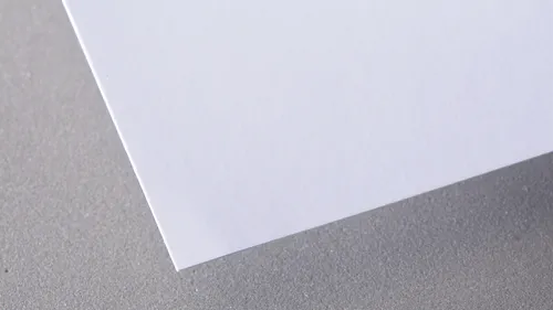 Bilderdruckpapier Gloss GardaGloss von Lecta, Färbung weiß, erhältlich bei der Berliner Druckerei X-Press.