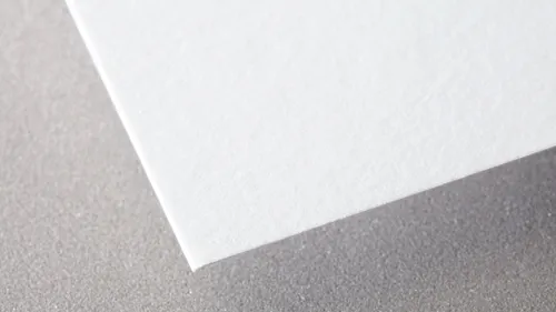 Bilderdruckpapier matt Gardamatt eleven mit 1.1 Volumen von Lecta, Färbung weiß, erhältlich bei der Berliner Druckerei X-Press.