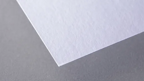 Bilderdruckpapier matt GardaPat 13 Klassica mit 1.3 Volumen von Lecta, Färbung weiß, erhältlich bei der Berliner Druckerei X-Press.