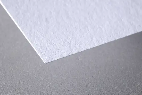 Naturpapier MaxiOffset von UPM, perfekt für brillante Druckergebnisse, erhältlich bei der Berliner Druckerei X-Press.