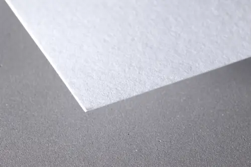 Feinstpapier Munken Rough Lynx von Arctic Paper, ideal für hochwertige Druckprojekte, erhältlich bei der Berliner Druckerei X-Press.