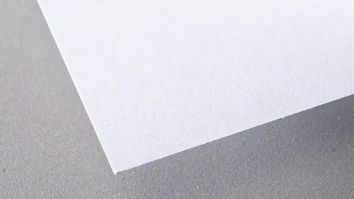 Recycling-Bilderdruckpapier mit 1.0 Volumen von Lenzing Papier, Färbung weiß, erhältlich bei der Berliner Druckerei X-Press.