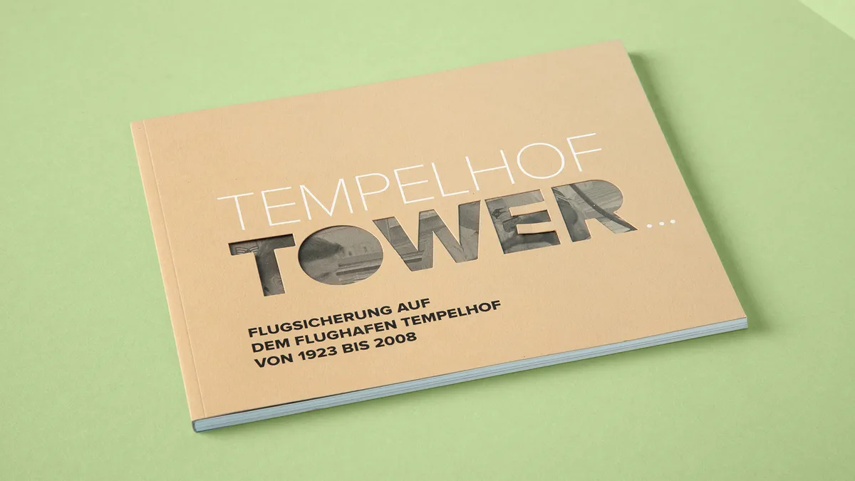 Designmagazin mit Offsetdruck, Deckweiß und Stanzung – produziert von der Druckerei X-Press in Berlin