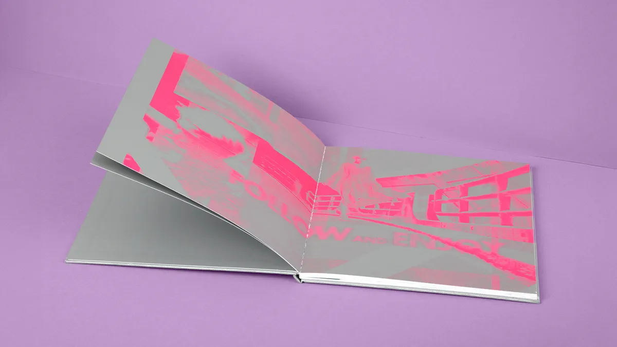 Offsetgedrucktes Buch auf Magno Volume mit edlem Leinen-Cover und Sonderfarbe im Umschlagdesign